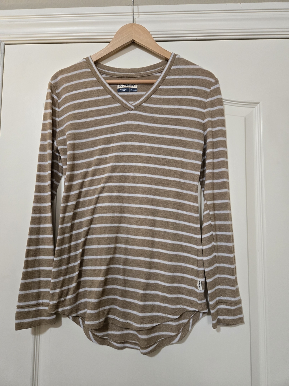 Magellan Outdoors Tan & White Striped V-Neck Long Sleeve Top